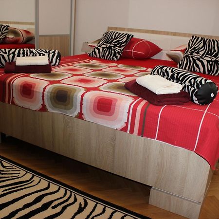 Deluxe Apartment Manuela With Balcony Top Center Split Exterior foto