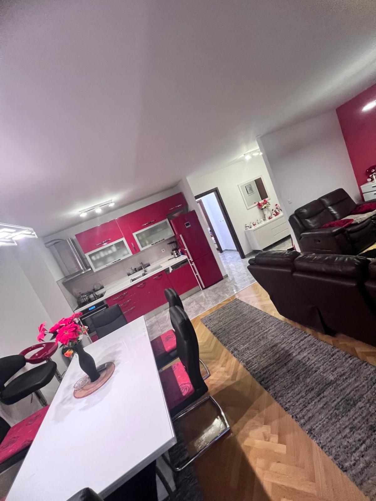 Deluxe Apartment Manuela With Balcony Top Center Split Exterior foto
